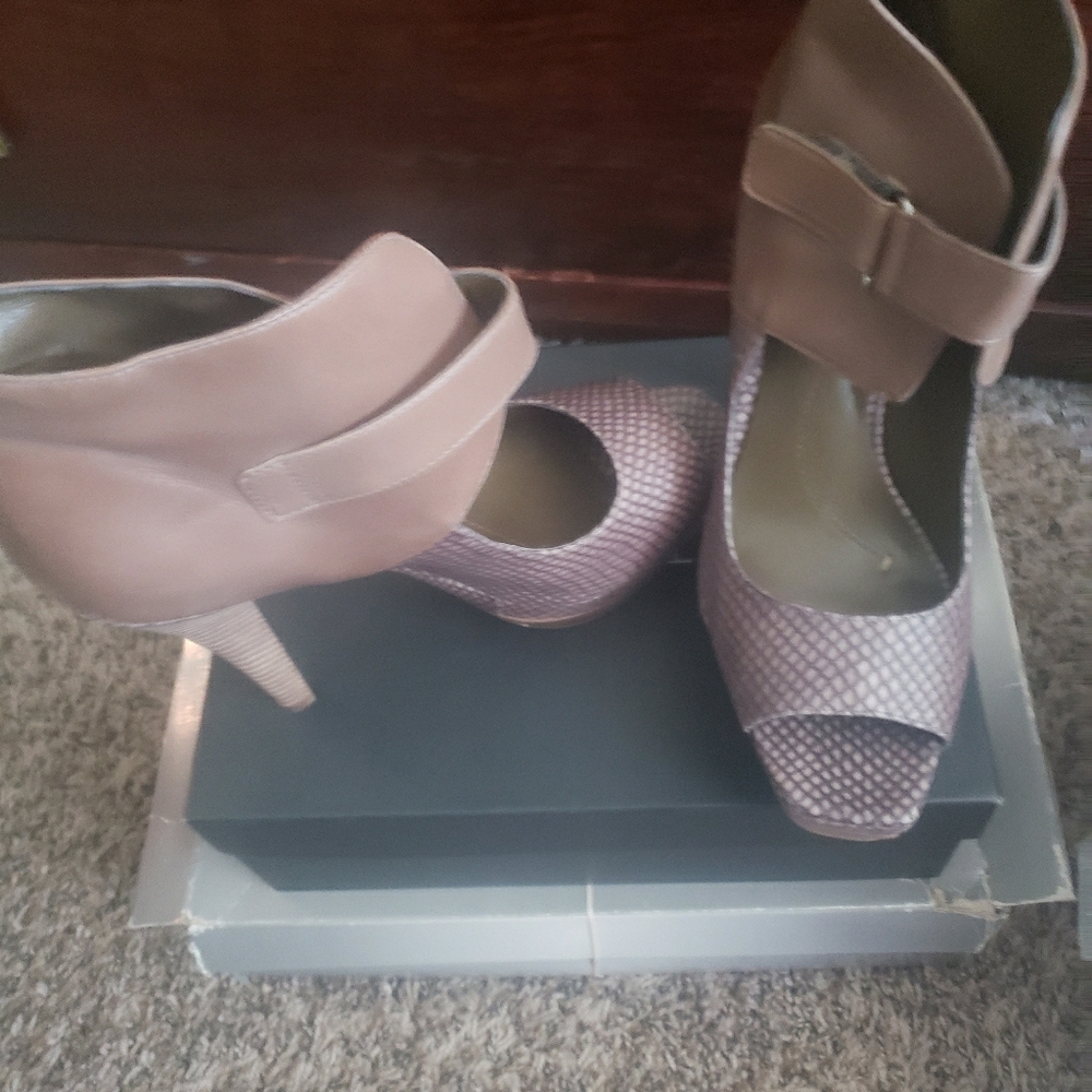 Dress shoes